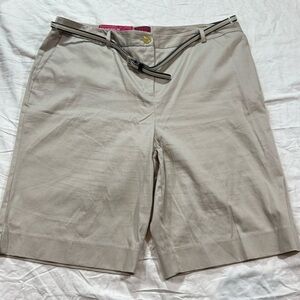 95. Woman’s NWT 212 collection shorts (18)